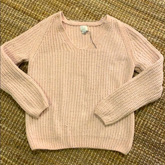 Sweater - Picture 1 of 2